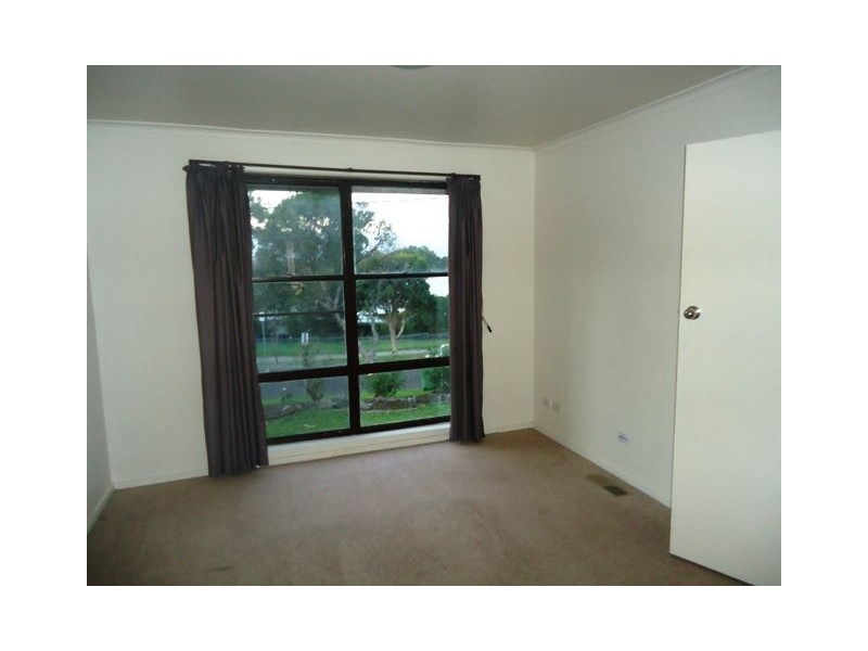 18 Bowen Road, Lilydale VIC 3140