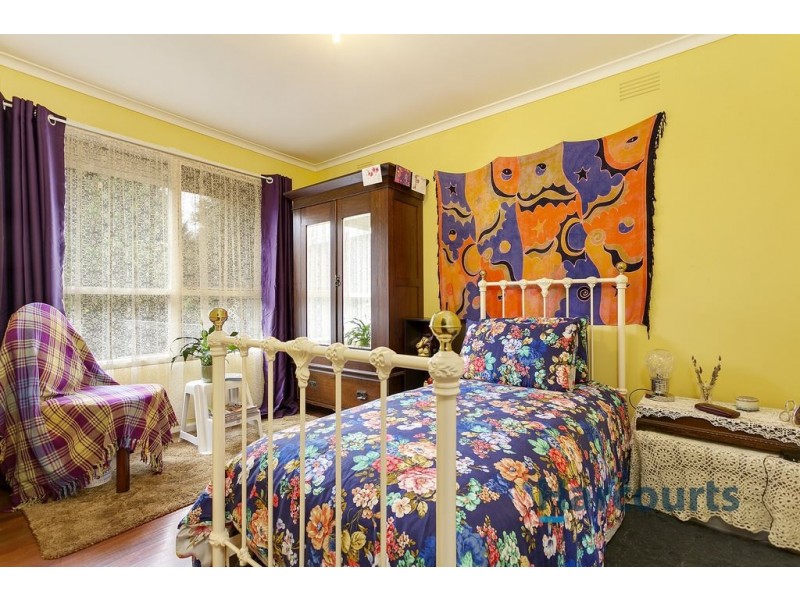 16 Sunray Court, Croydon VIC 3136