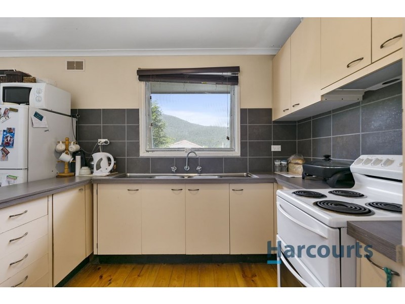 6 James St, Millgrove VIC 3799