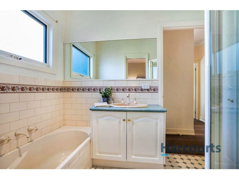 16 Wordsworth Street, Mooroolbark VIC 3138