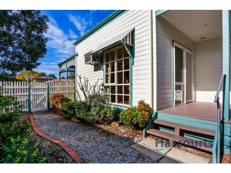 16 Wordsworth Street, Mooroolbark VIC 3138