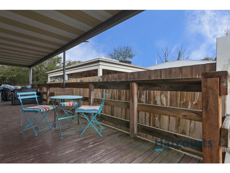 111 Esther Crescent, Mooroolbark VIC 3138