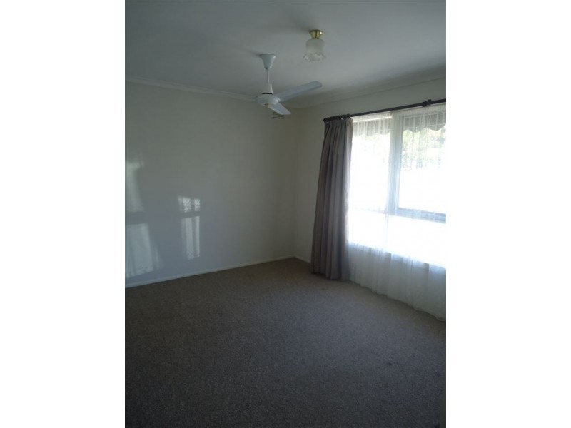 26 Zina Grove, Mooroolbark VIC 3138