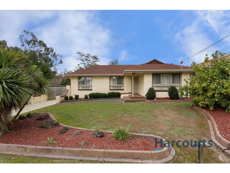 38 Pembroke Road, Mooroolbark VIC 3138