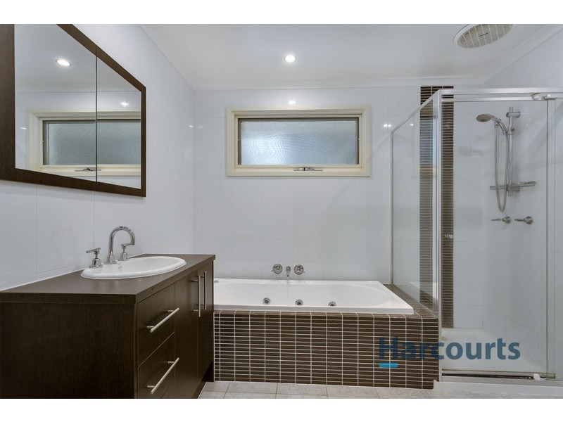 38 Pembroke Road, Mooroolbark VIC 3138