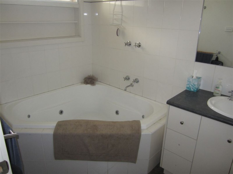 1/355 Clegg Road, Wandin North VIC 3139