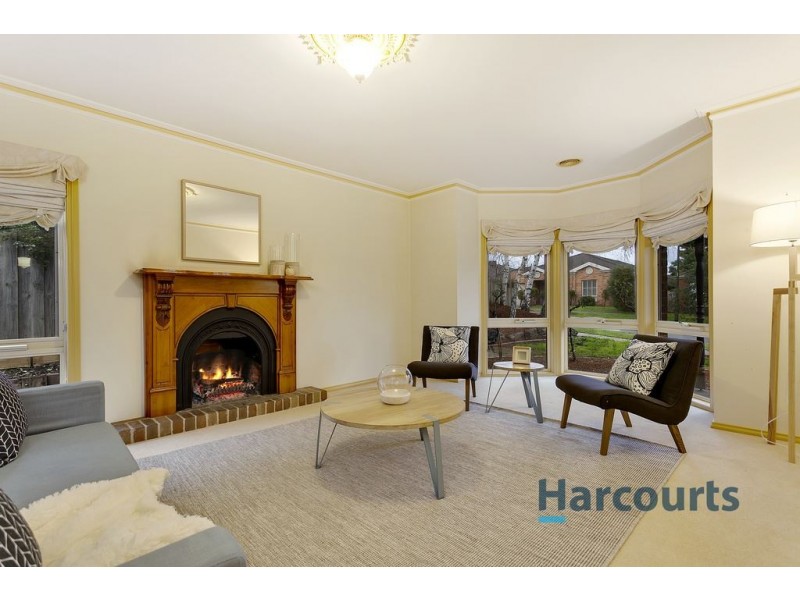 43 Blue Ridge Drive, Mooroolbark VIC 3138