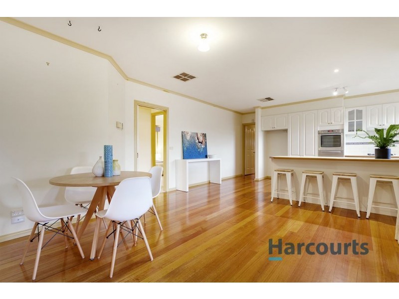 43 Blue Ridge Drive, Mooroolbark VIC 3138