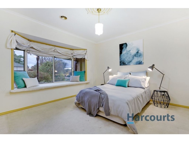 43 Blue Ridge Drive, Mooroolbark VIC 3138