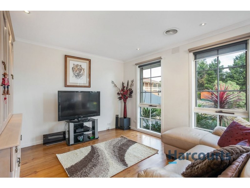 3 Boyd Close, Mooroolbark VIC 3138