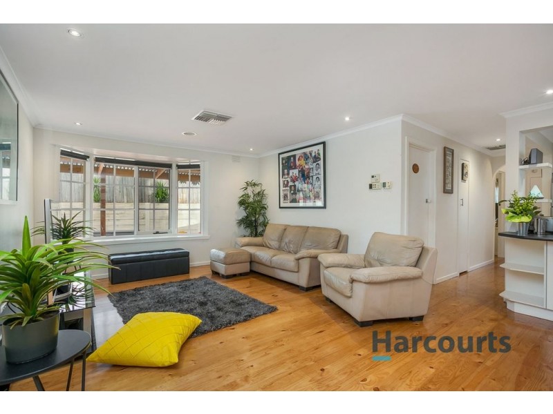 3 Boyd Close, Mooroolbark VIC 3138