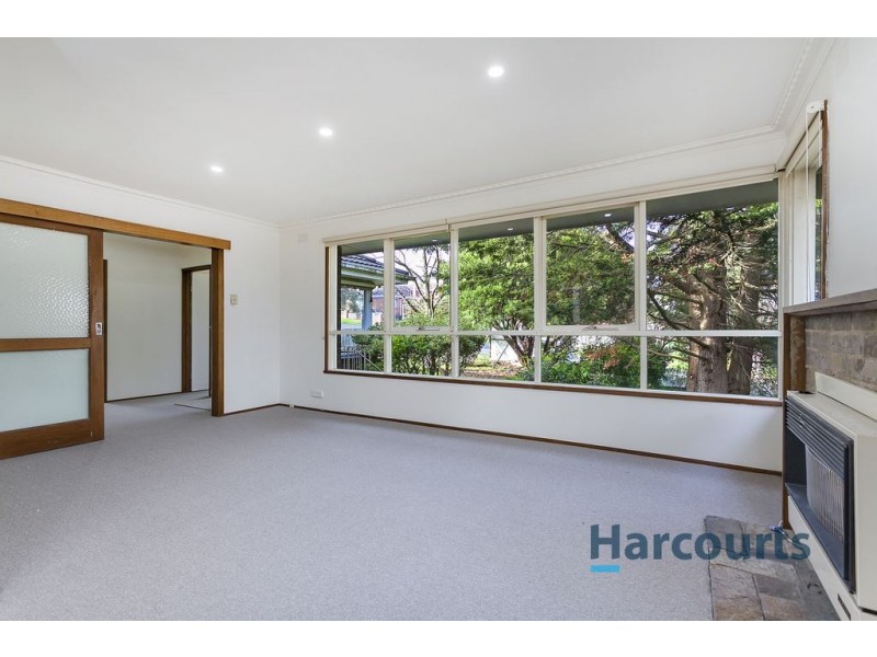 18 Bellara Drive, Mooroolbark VIC 3138