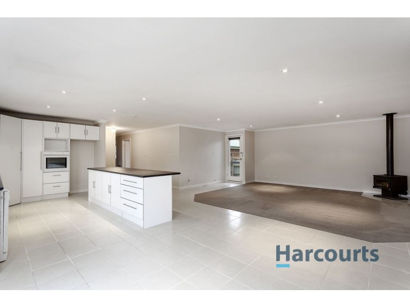 15A Diane Crescent, Mooroolbark VIC 3138