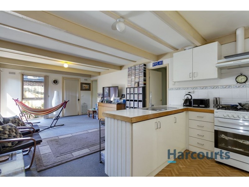 8 Carlyle Street, Croydon VIC 3136