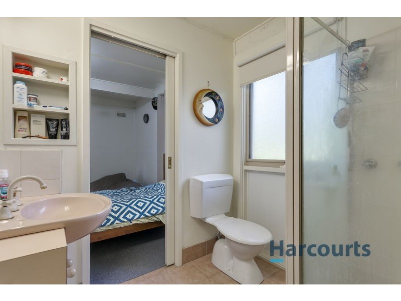 8 Carlyle Street, Croydon VIC 3136