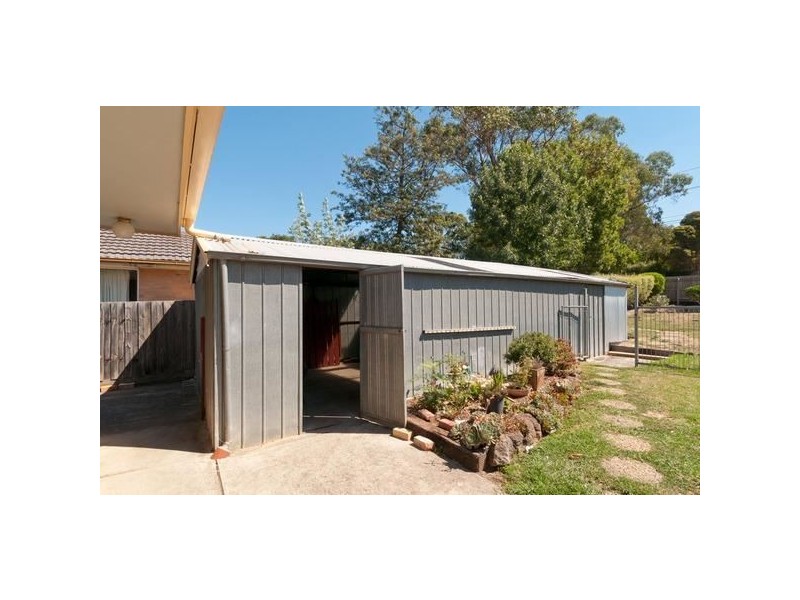 80 Croydondale Drive, Mooroolbark VIC 3138