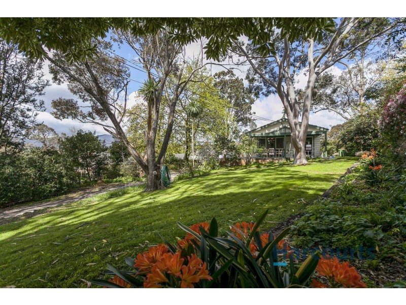 4 Harley Cres, Mooroolbark VIC 3138