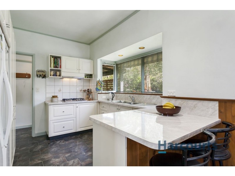 4 Harley Cres, Mooroolbark VIC 3138