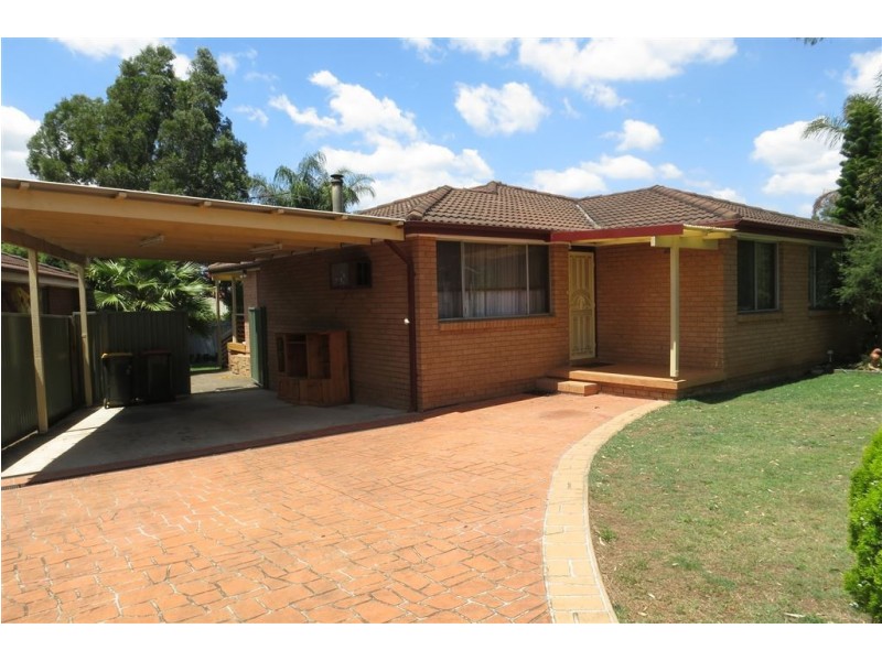 6 Malone Crescent, Dean Park NSW 2761