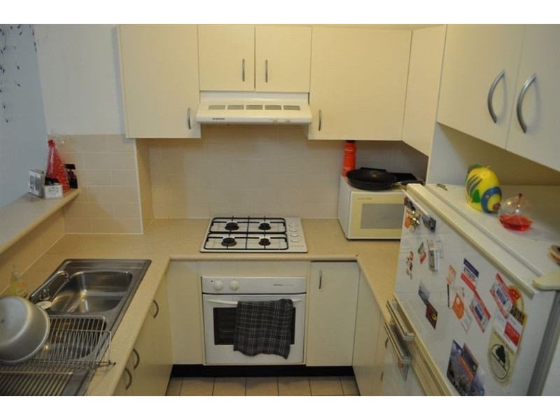 2/11 Fourth Avenue, Blacktown NSW 2148