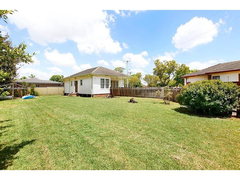 2 Illoura Place, Doonside NSW 2767