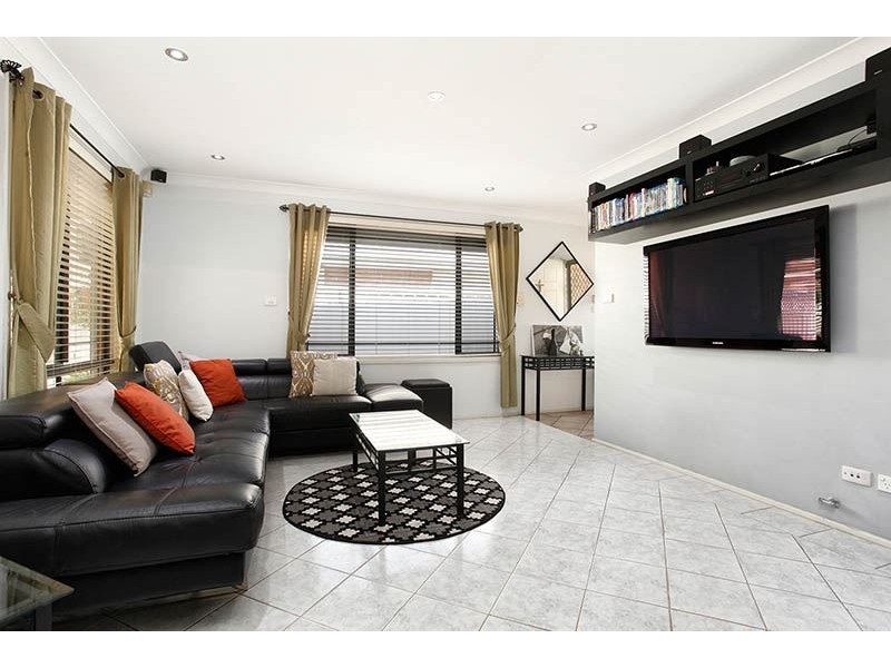 10 Burrowes Grove, Dean Park NSW 2761