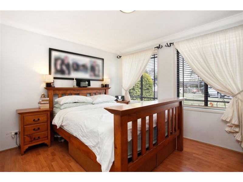 10 Burrowes Grove, Dean Park NSW 2761