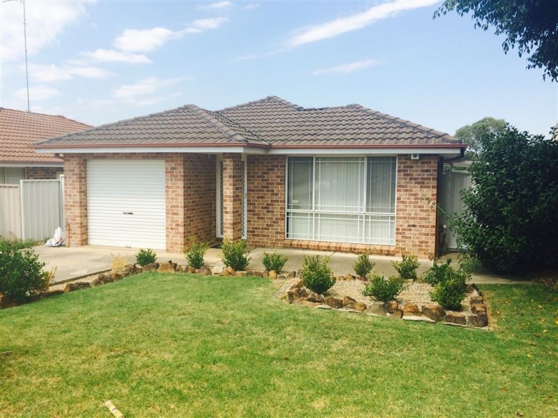 5 Westcott Place, Oakhurst NSW 2761