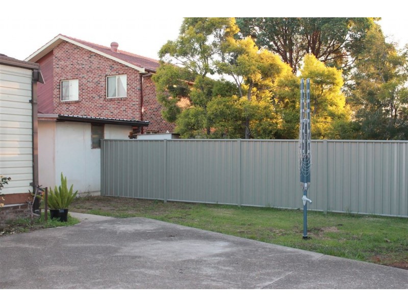 3 Bulli Road, Toongabbie NSW 2146