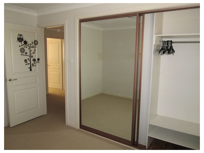 10 Grevillea Drive, St Clair NSW 2759