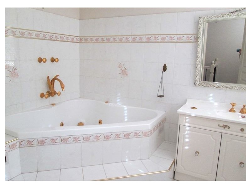 10 Grevillea Drive, St Clair NSW 2759