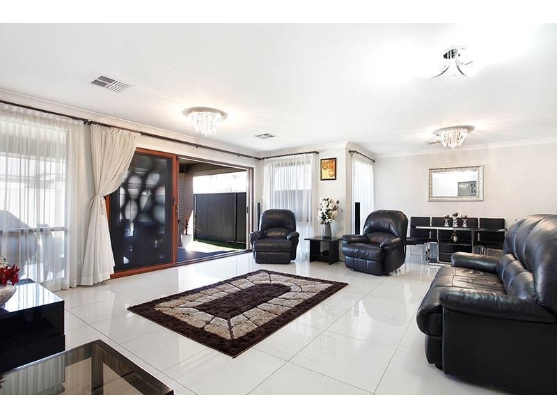 6 Tussock Street, Ropes Crossing NSW 2760