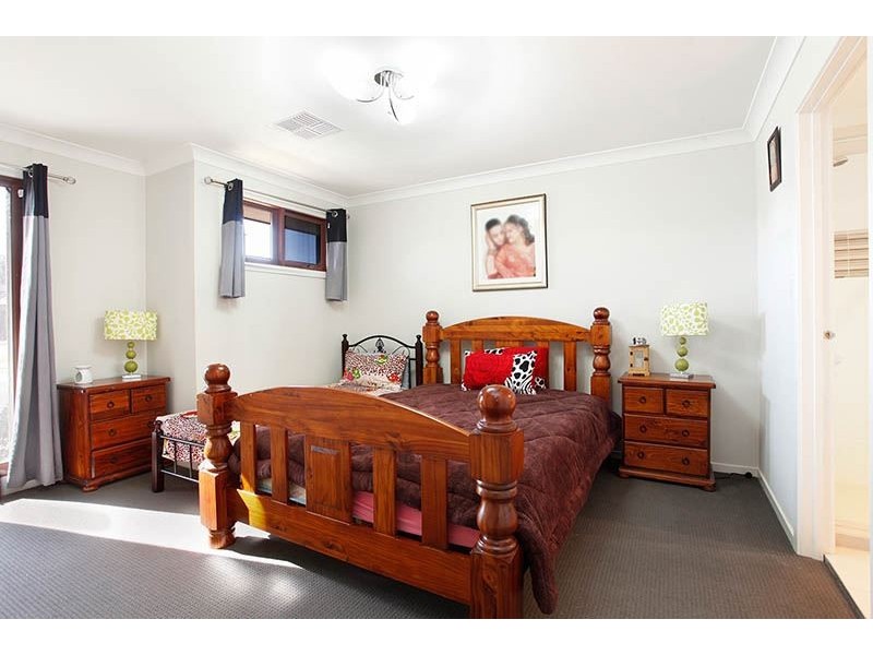 6 Tussock Street, Ropes Crossing NSW 2760