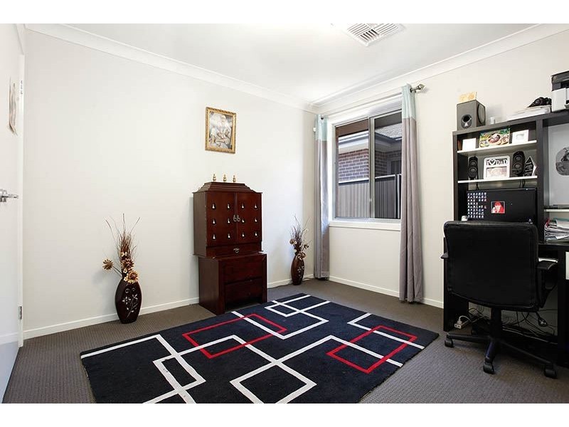 6 Tussock Street, Ropes Crossing NSW 2760