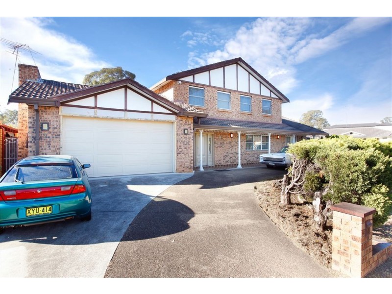 10 Grevillea Drive, St Clair NSW 2759