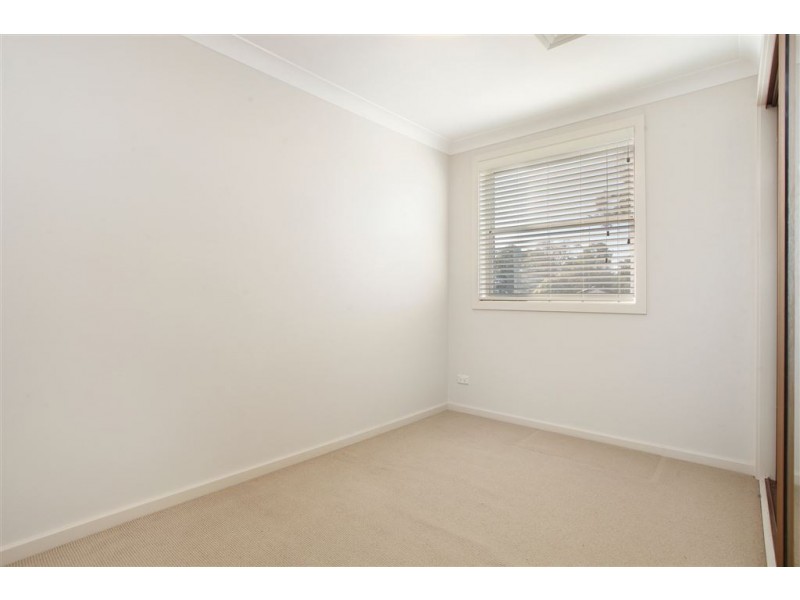 10 Grevillea Drive, St Clair NSW 2759