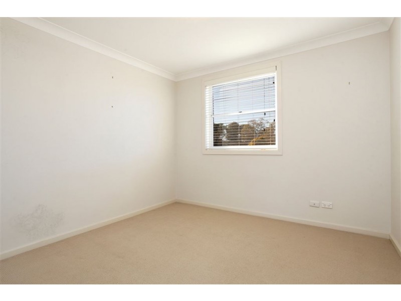 10 Grevillea Drive, St Clair NSW 2759