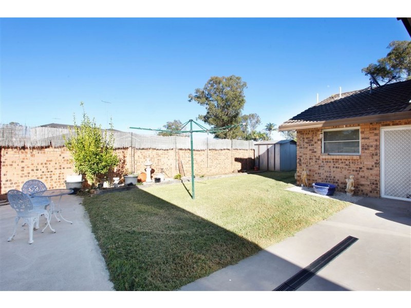 10 Grevillea Drive, St Clair NSW 2759