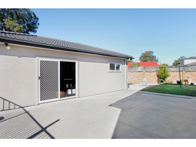 10 Grevillea Drive, St Clair NSW 2759