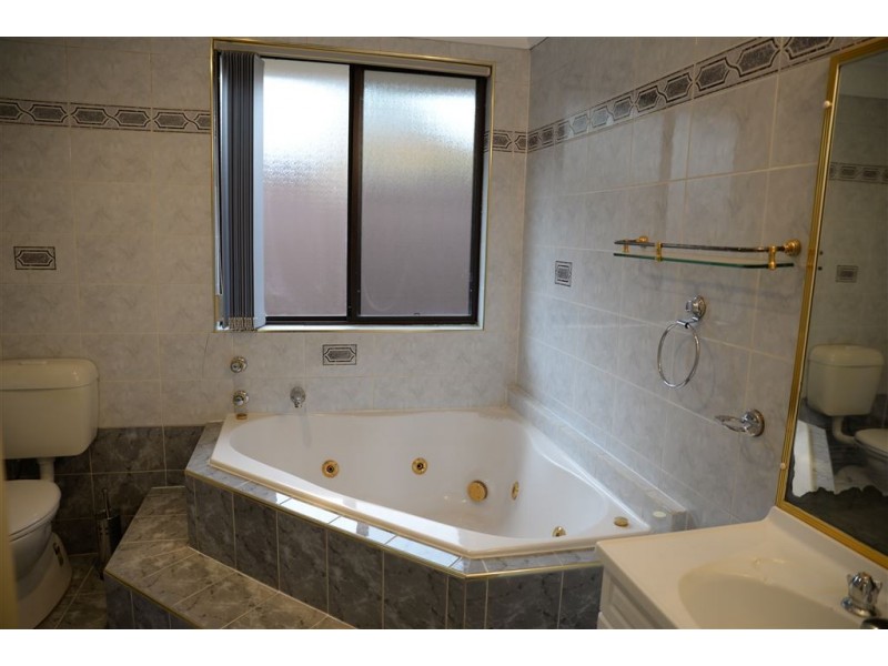 12 Delaney Dr, Doonside NSW 2767