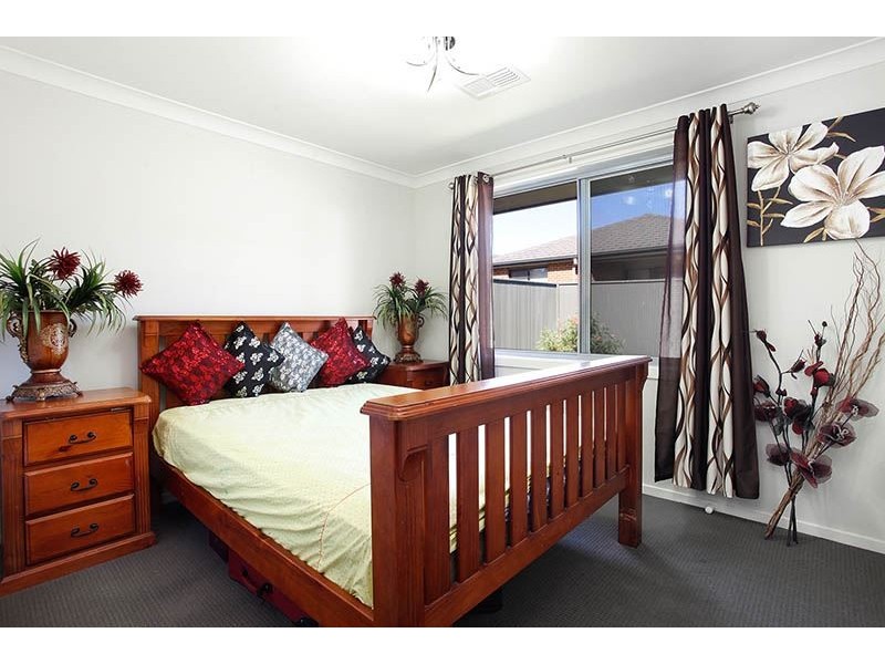 6 Tussock Street, Ropes Crossing NSW 2760