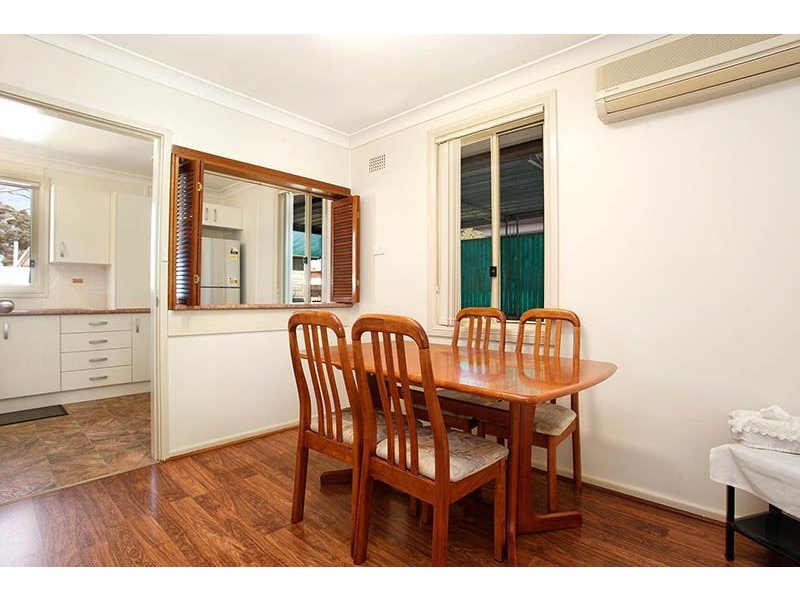 18 Samoa Place, Lethbridge Park NSW 2770