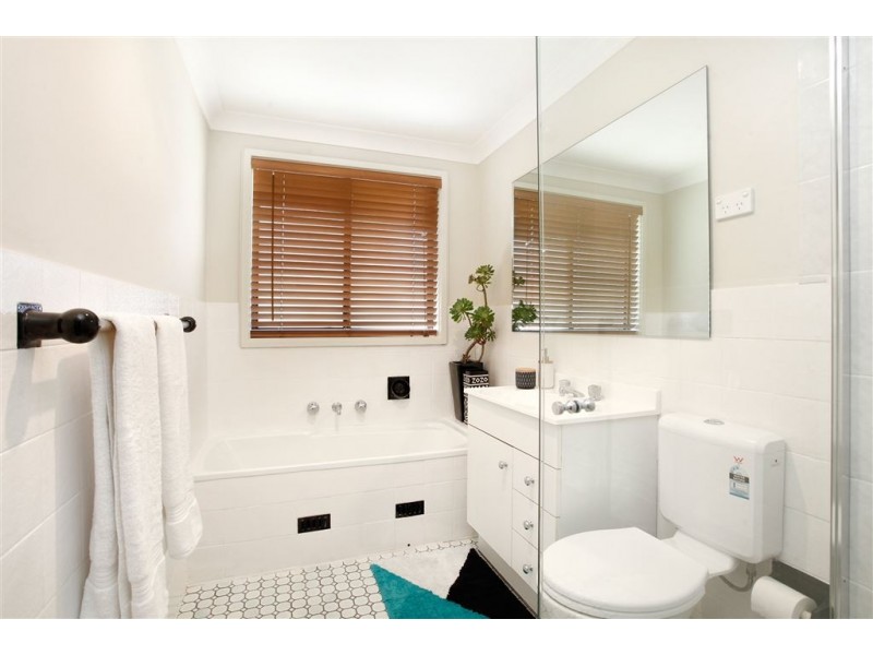 69 Cowley Crescent, Prospect NSW 2148