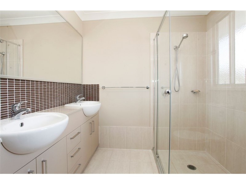 8 Stawell Street, Ropes Crossing NSW 2760