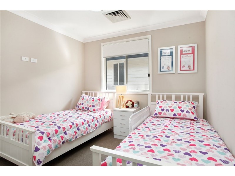 8 Stawell Street, Ropes Crossing NSW 2760