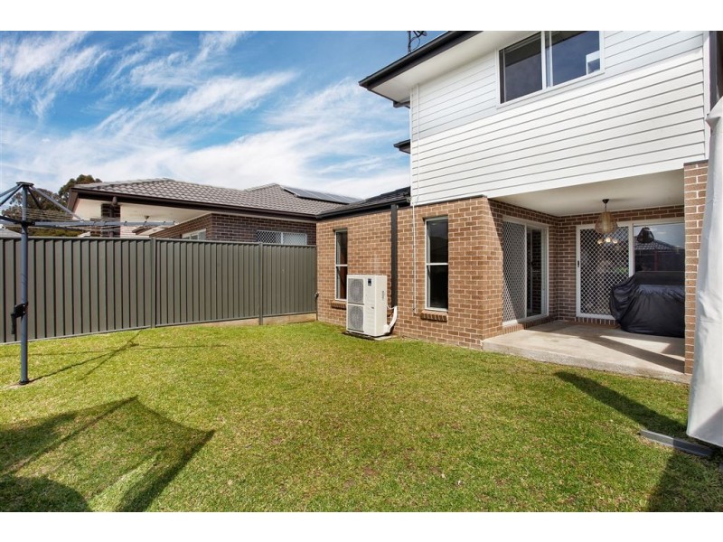 8 Stawell Street, Ropes Crossing NSW 2760