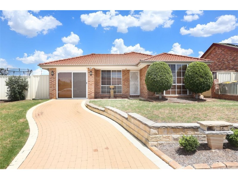 16 Glenview Grove, Glendenning NSW 2761