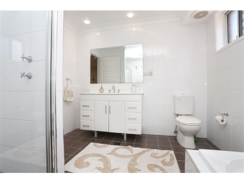 16 Glenview Grove, Glendenning NSW 2761