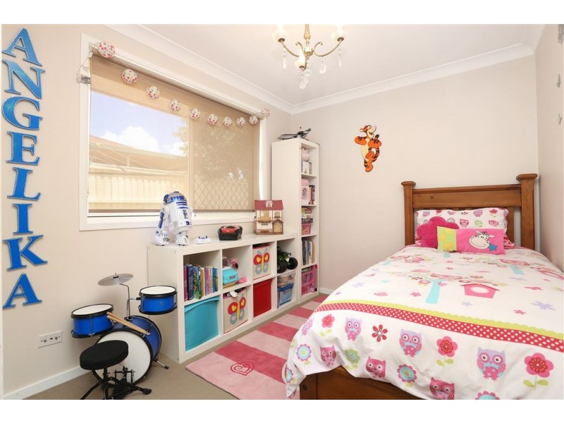 16 Glenview Grove, Glendenning NSW 2761