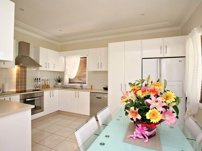 33 Hilltop Avenue, Blacktown NSW 2148